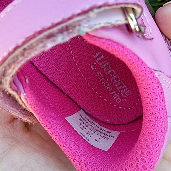 SIZE 4:SURPRIZE BABY SHOE - Picture 5 of 7